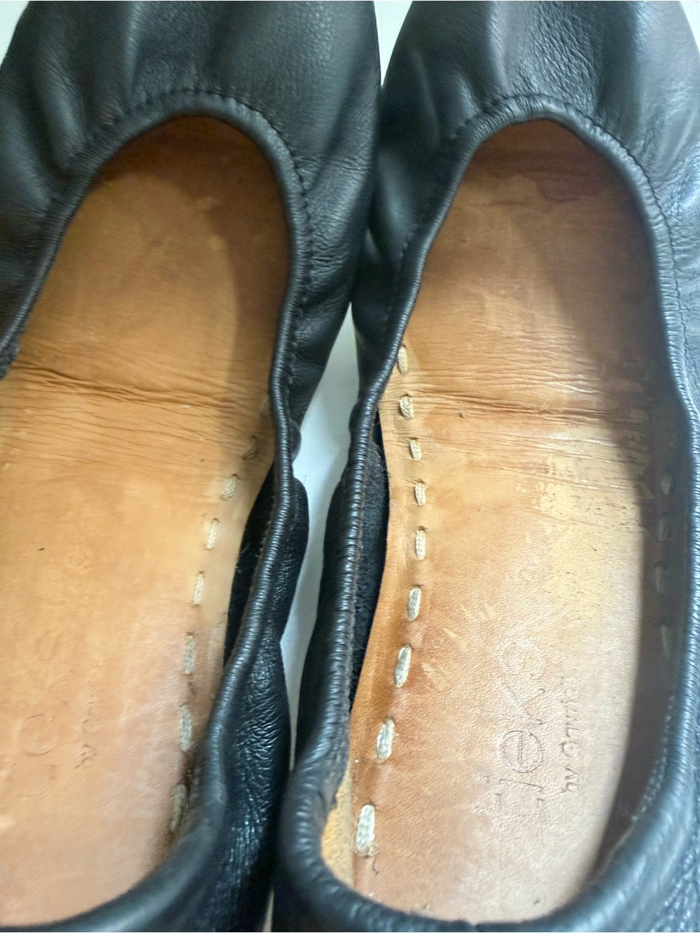 Tieks by gavrieli size 9  Black Leather Ballet Flats with Teal-Trim Sole - Picture 5 of 9